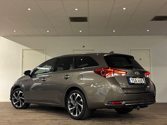 Toyota Auris 11 of 24