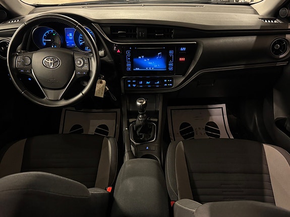 Toyota Auris 20 of 24