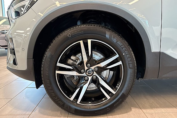 Volvo XC40 17 of 30