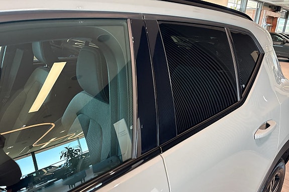 Volvo XC40 15 of 30