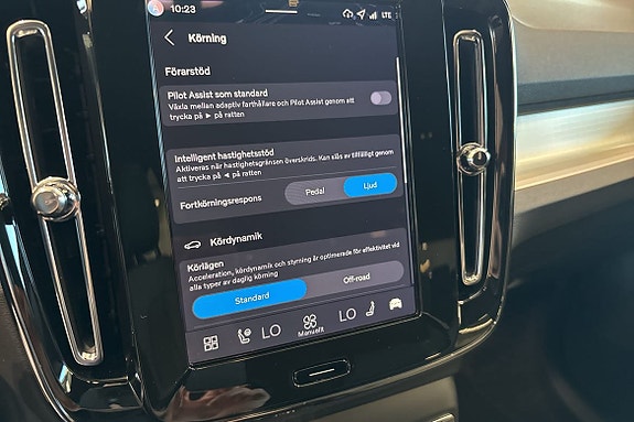Volvo XC40 28 of 30
