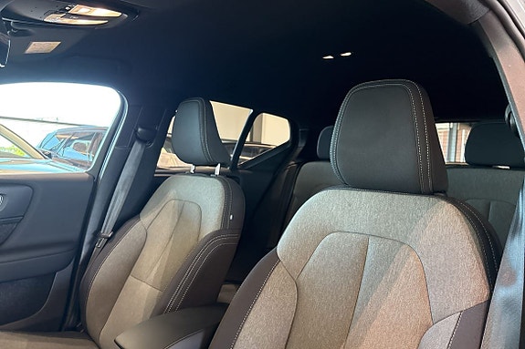 Volvo XC40 18 of 30