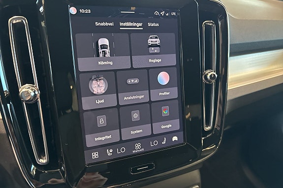 Volvo XC40 27 of 30
