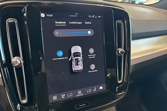 Volvo XC40 26 of 30