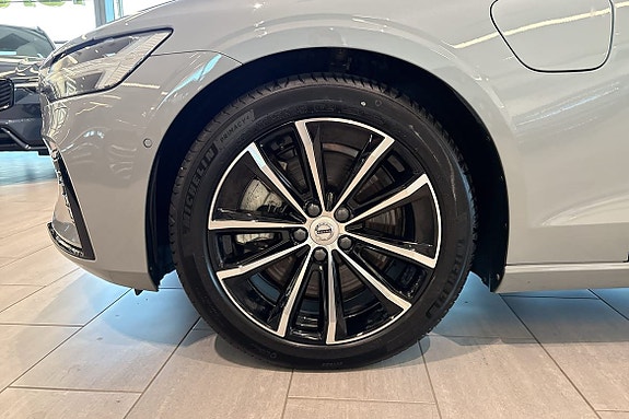 Volvo V60 9 of 30