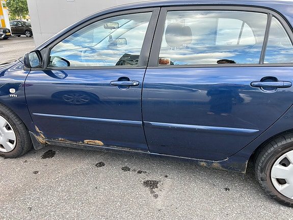 Toyota Corolla 7 of 11