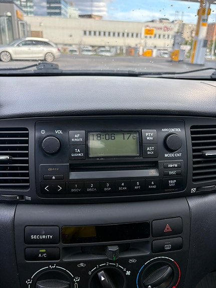 Toyota Corolla 3 of 11