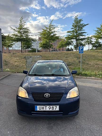 Toyota Corolla 2 of 11