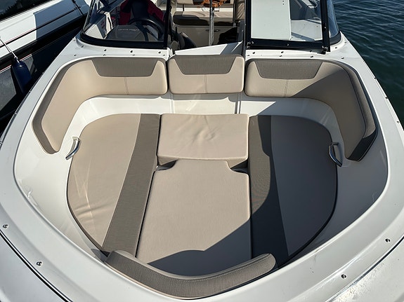 Bayliner VR6 4 of 12