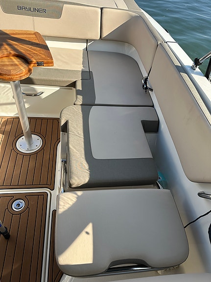Bayliner VR6 6 of 12