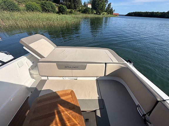 Bayliner VR6 12 of 12