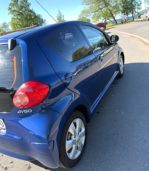 Toyota Aygo 5 of 8