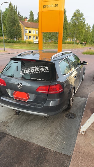 Volkswagen Passat Alltrack 5 of 6