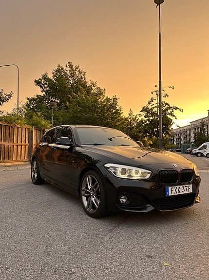 BMW 120i 2 of 9