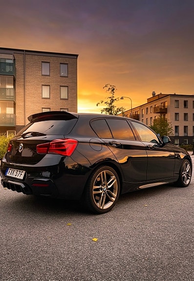 BMW 120i 3 of 9