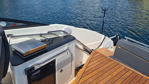 Uttern D77 – Mercury Verado 300 V8 – välutrustad och välskött 9 of 21