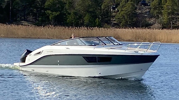 Uttern D77 – Mercury Verado 300 V8 – välutrustad och välskött 12 of 21