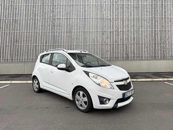 Chevrolet Spark 2 of 7