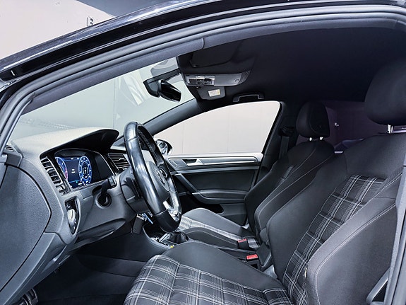 Volkswagen Golf I 6 of 19