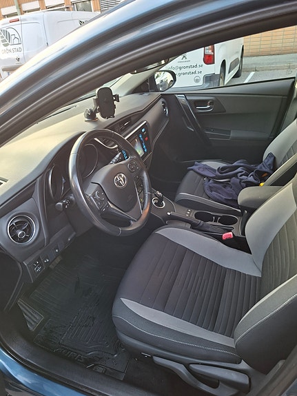 Toyota Auris 6 of 8