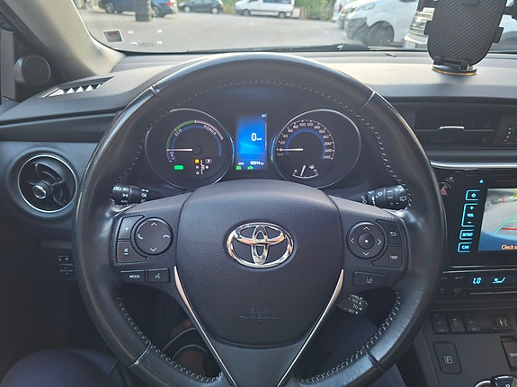 Toyota Auris 5 of 8