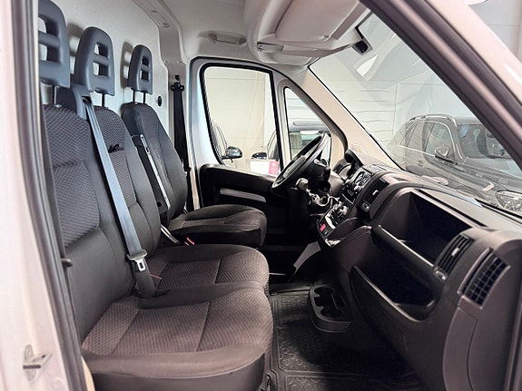 Peugeot Boxer 8 of 12