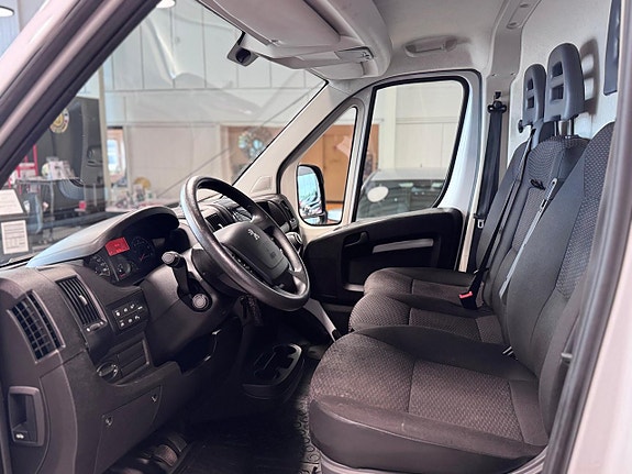 Peugeot Boxer 9 of 12