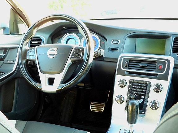 Volvo V60 11 of 26