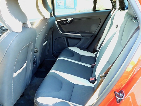 Volvo V60 13 of 26