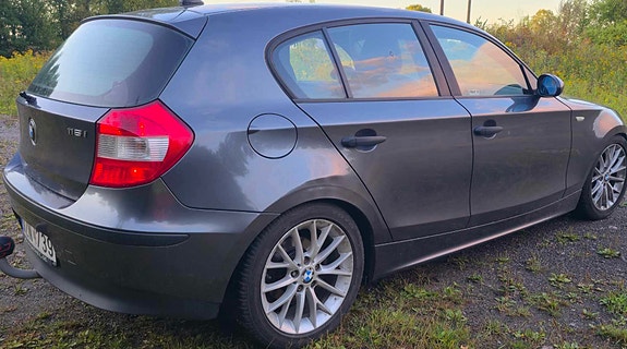 BMW 116i 2 of 7