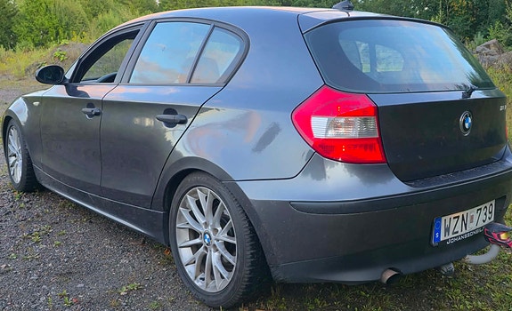 BMW 116i 4 of 7