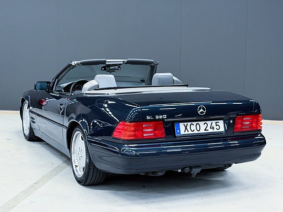 Mercedes-Benz SL320 12 of 17