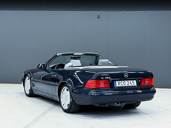 Mercedes-Benz SL320 7 of 17