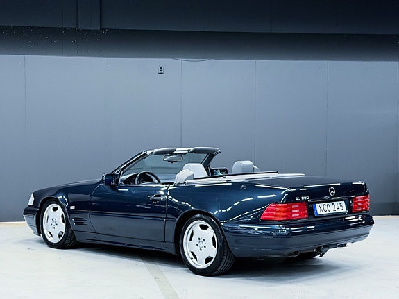 Mercedes-Benz SL320 2 of 17