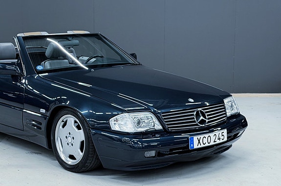 Mercedes-Benz SL320 11 of 17