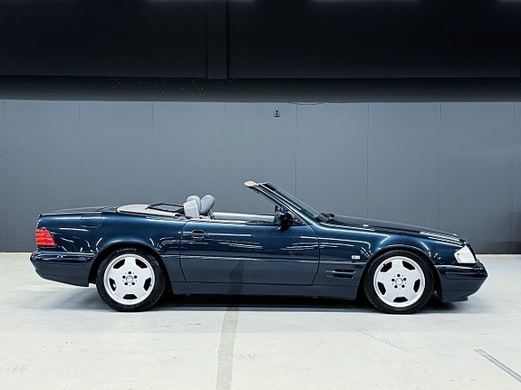 Mercedes-Benz SL320 10 of 17