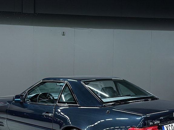 Mercedes-Benz SL320 15 of 17