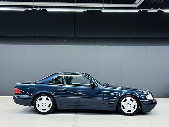 Mercedes-Benz SL320 4 of 17