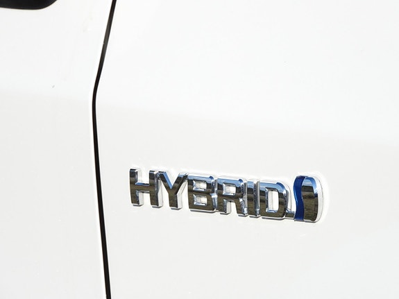 Toyota Prius 7 of 19