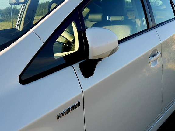 Toyota Prius 17 of 19