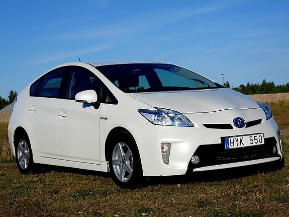Toyota Prius 5 of 19