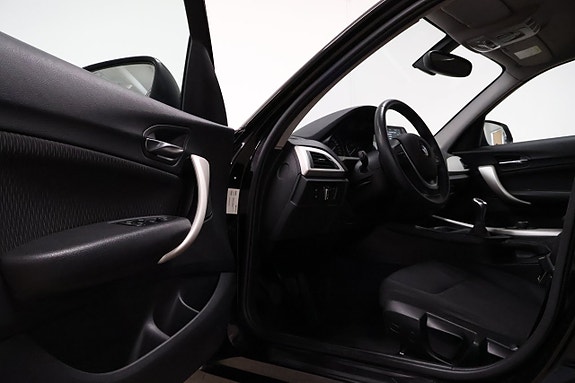 BMW 116i 9 of 29