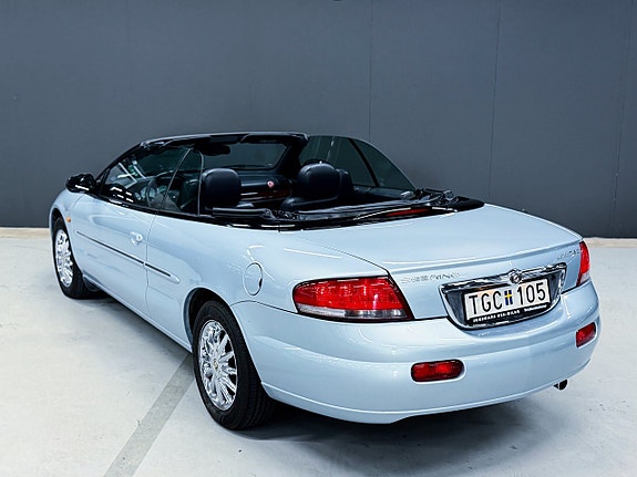 Chrysler Sebring 7 of 13