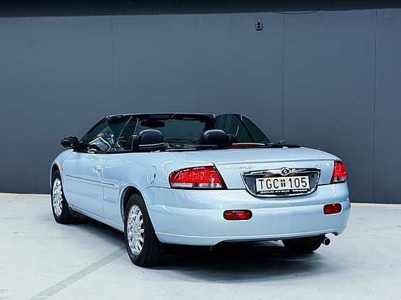 Chrysler Sebring 5 of 13