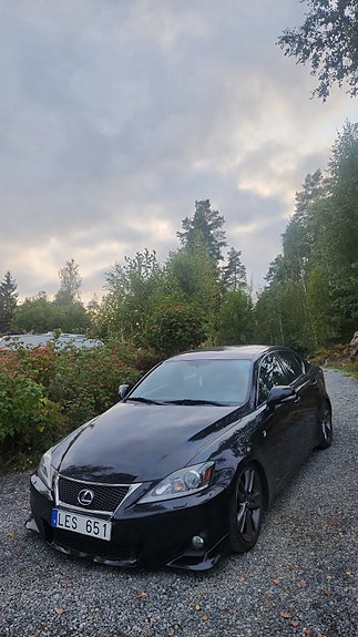 Lexus IS250 2 of 6