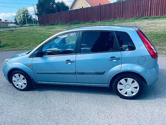 Ford Fiesta 4 of 10