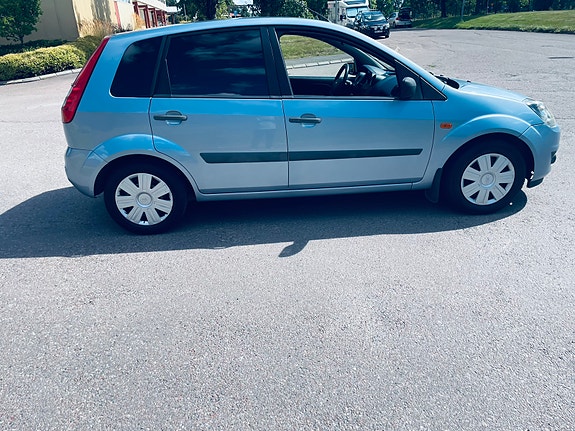 Ford Fiesta 3 of 10