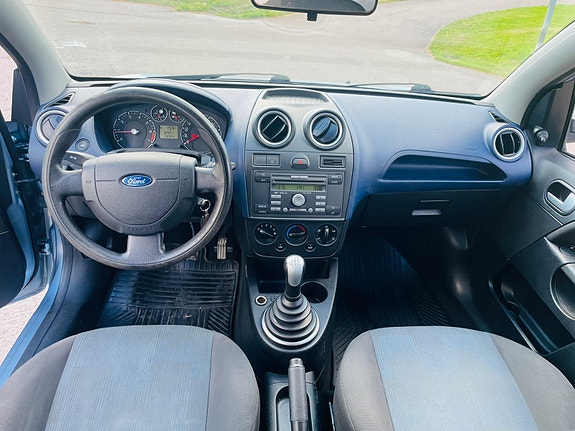 Ford Fiesta 5 of 10
