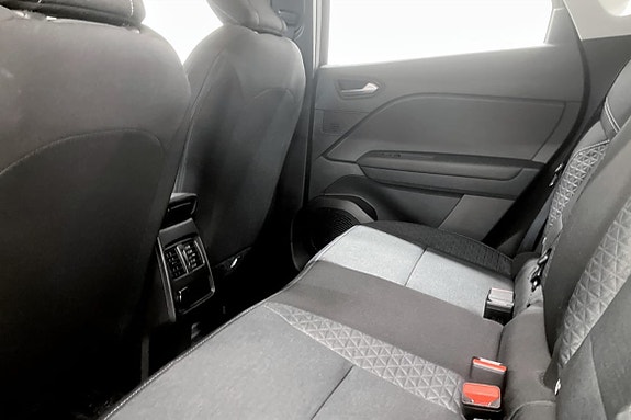 Renault Captur 8 of 9