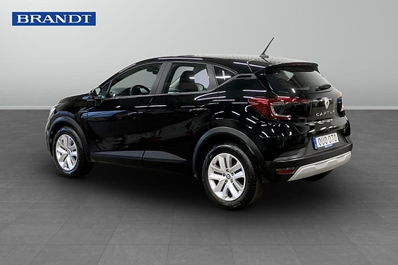 Renault Captur 2 of 9
